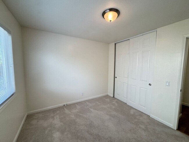 Building Photo - Move-in ready, Charming single level 4 bedroom, 2  bath home in San Ramon!