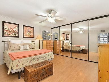 Building Photo - 7204 Marina Pacifica Dr S