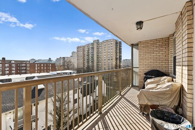 Building Photo - 65 Glenbrook Rd