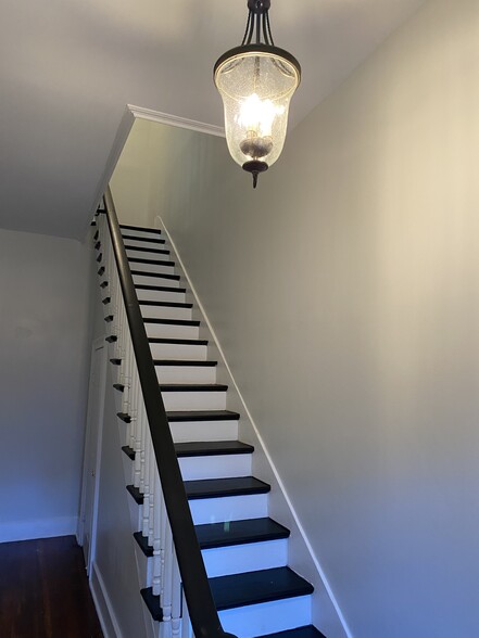 Quadplex entrance - 120 W Duffy St