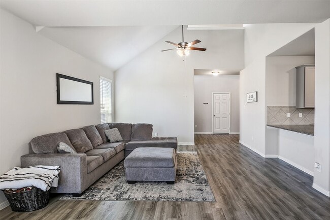 Building Photo - 2210 Windy Grove Dr