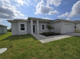 Building Photo - 161 Antilla Dr