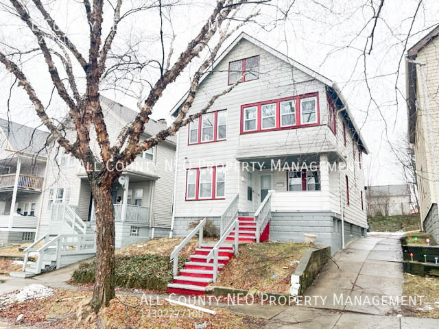 Building Photo - 3235 W 121st St