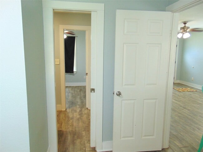 Building Photo - 5113 Avenue O 1/2