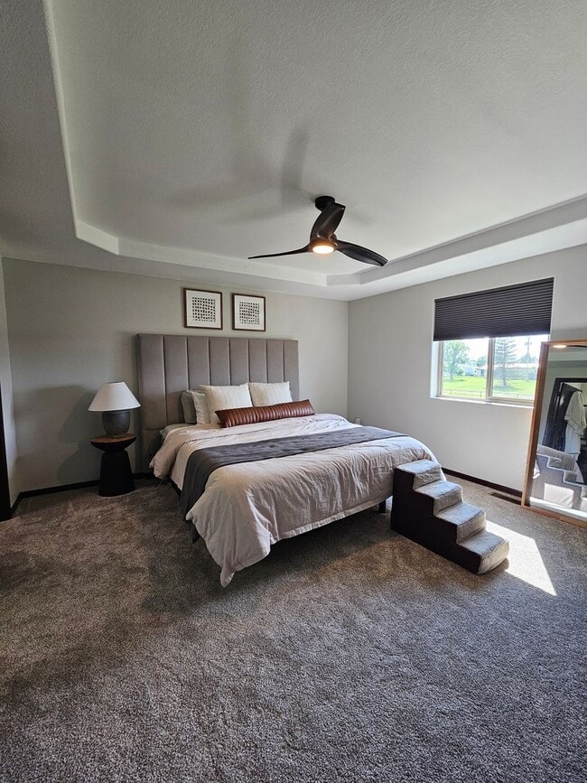 Building Photo - 4 BED | 3 BATH | SPLIT-FOYER HOME | DOUBLE...
