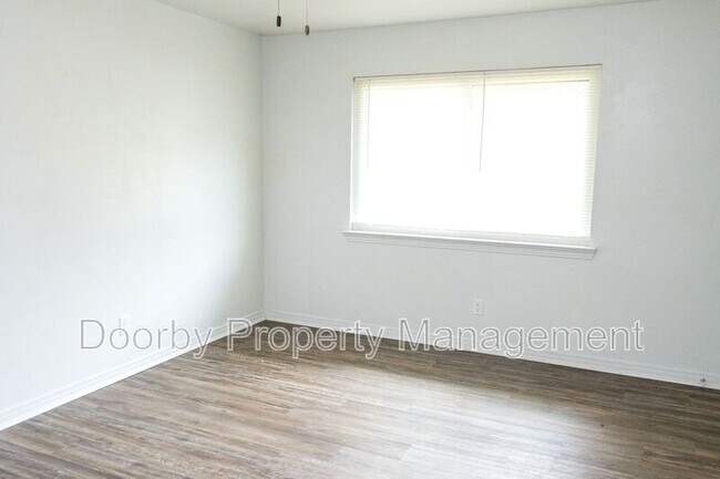 Building Photo - 2027 Lee St