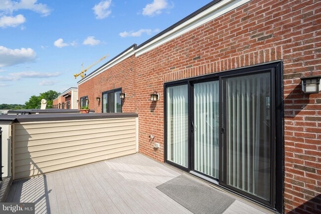 Building Photo - 621 Parkside Pl NE