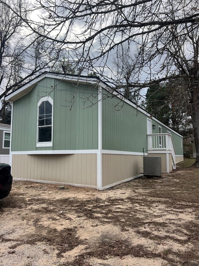 Building Photo - 105 Earl Rd