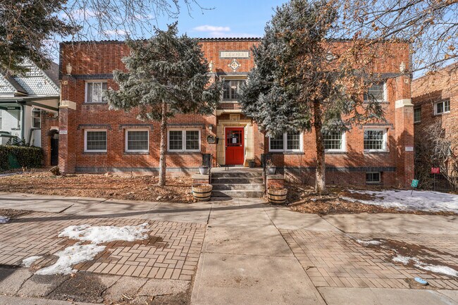 Building Photo - 1365 N Corona St