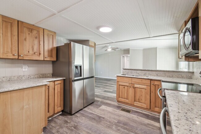 Building Photo - 39510 Sunburst Dr