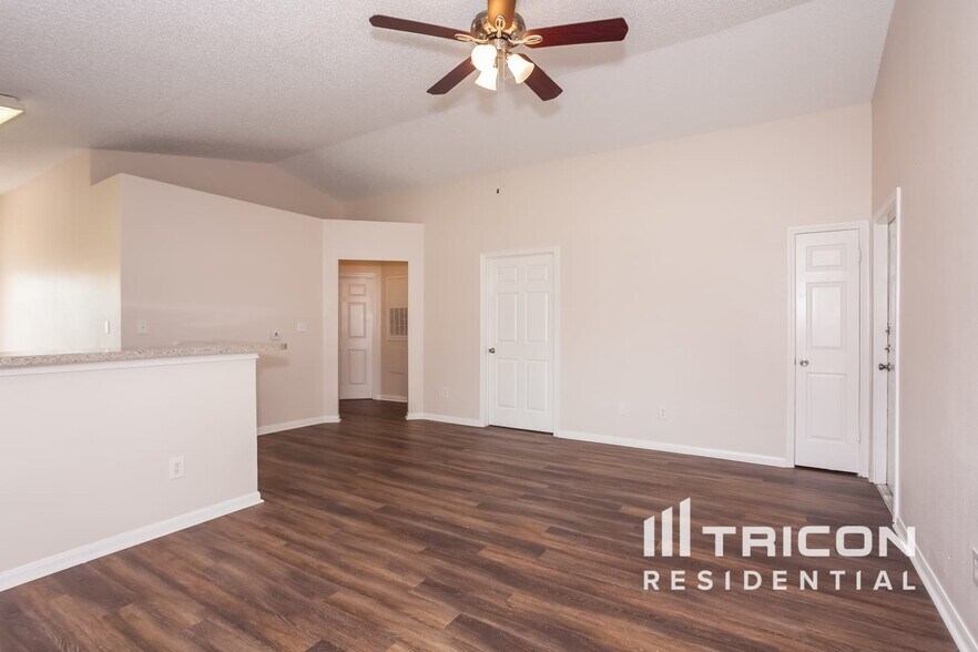 Building Photo - 3103 Kelling St