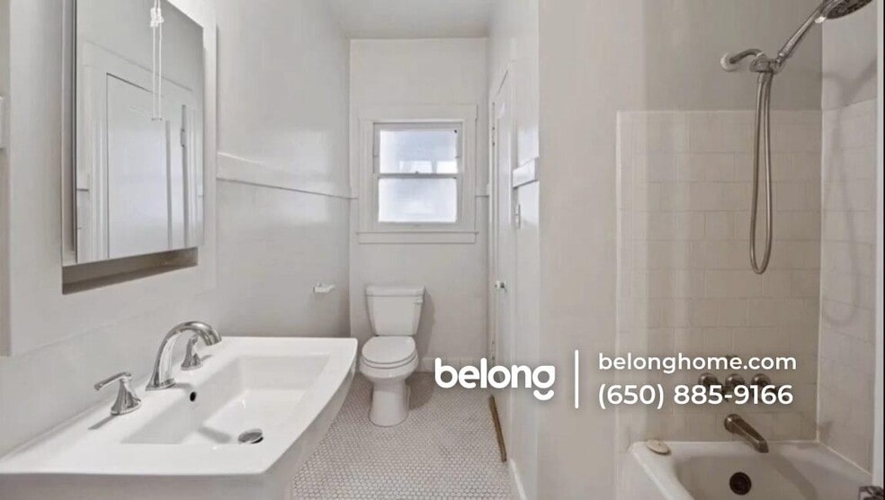 Building Photo - 2366 Virginia St