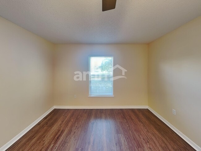 Building Photo - 375 Regal Downs Cir