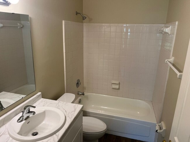 Building Photo - 456 High Point Ln