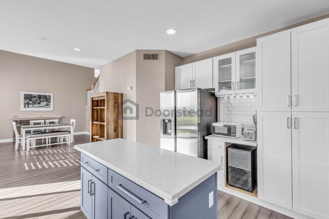 Building Photo - 6042 E Birdcage Ct