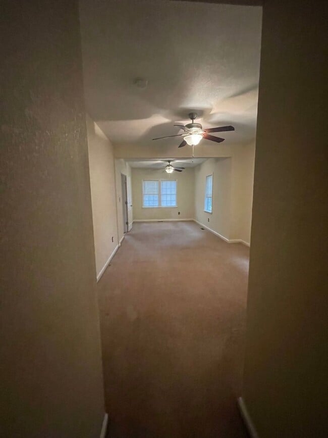 Building Photo - Chesterfield Heights