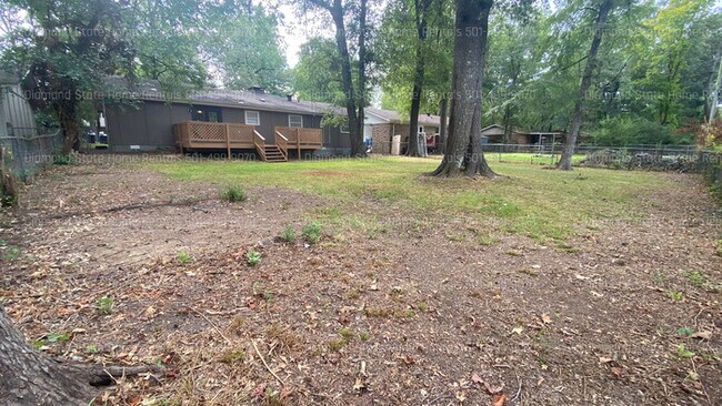 Building Photo - 4 bedroom 2 bath home for rent