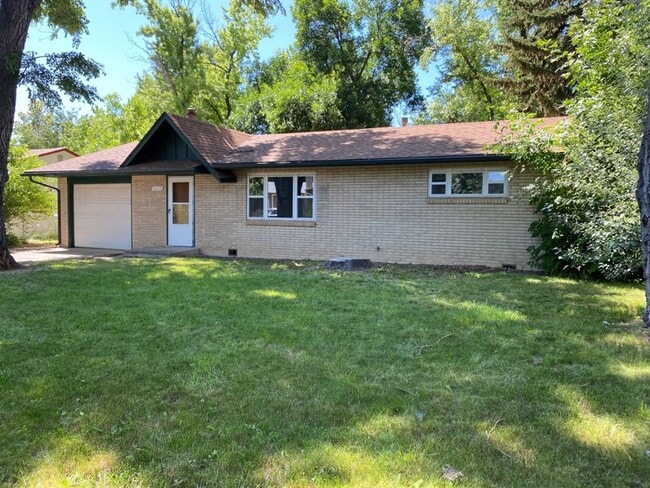 Building Photo - 3 Bed 1 Bath w/ 1 car garage West-Side Fort Collins Ranch