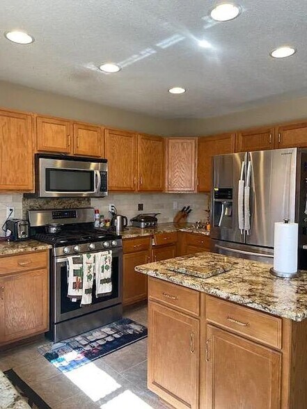 Building Photo - 758 Maroon Peak Cir