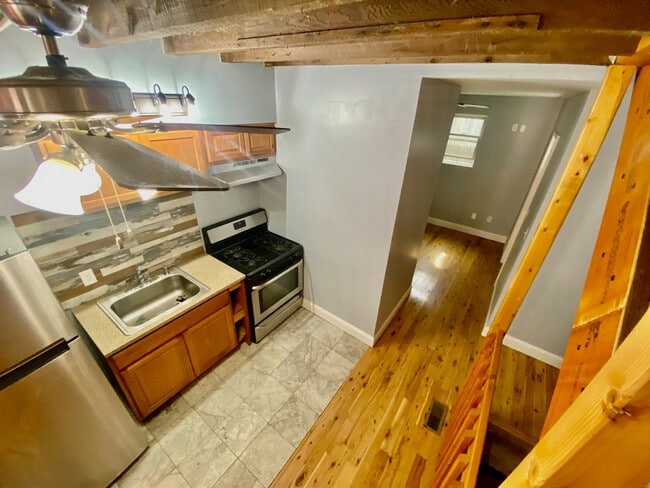 Building Photo - 2027 S Watts St.
