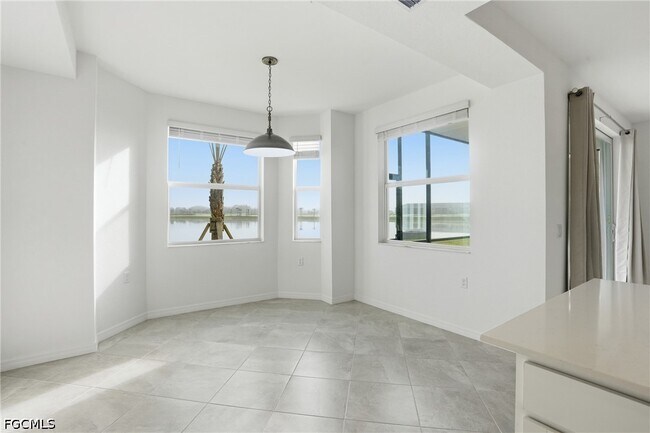 Building Photo - 15375 Grn Acrs Ave