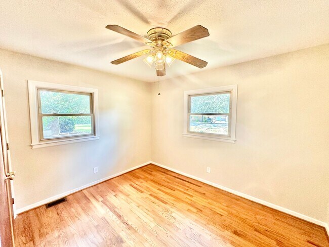 Building Photo - 1644 Nicholson Ave