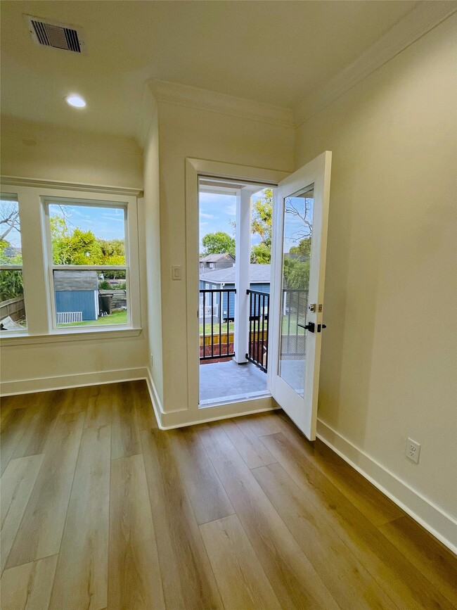 Building Photo - 3104 Arlington St