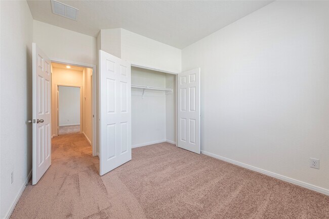 Building Photo - 2815 Icarus Dr