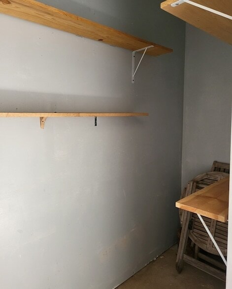 Building Photo - 7025 N Holiday Dr