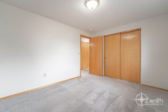 Building Photo - 10404 NE 65th Ave