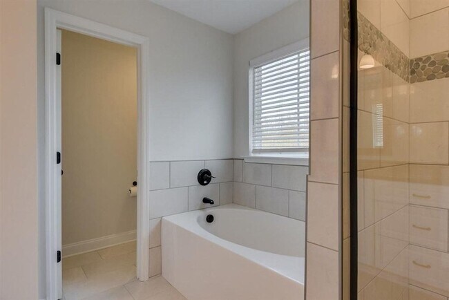 Building Photo - 1011 Spotswood Cir