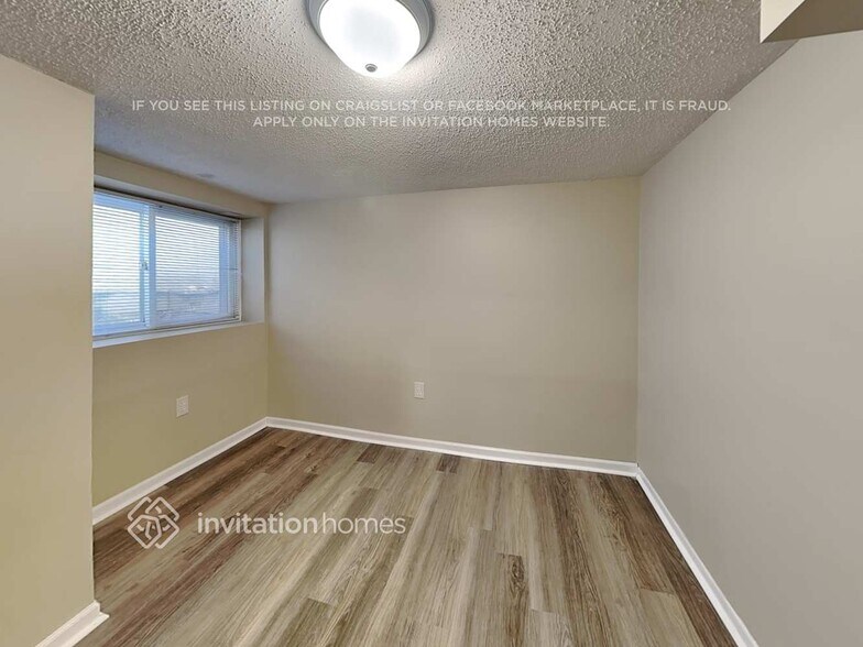 Building Photo - 3112 Nevada Ave S