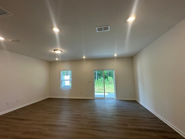 Building Photo - 3526 Nimbell Rd