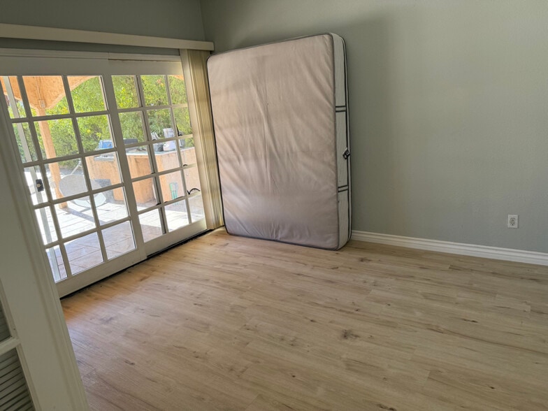 Building Photo - 4112 Lexington Ct