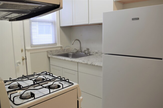 Building Photo - 1227 Louisville ave