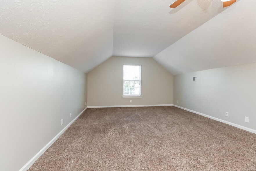 Building Photo - 8864 Cressent Glen Ct