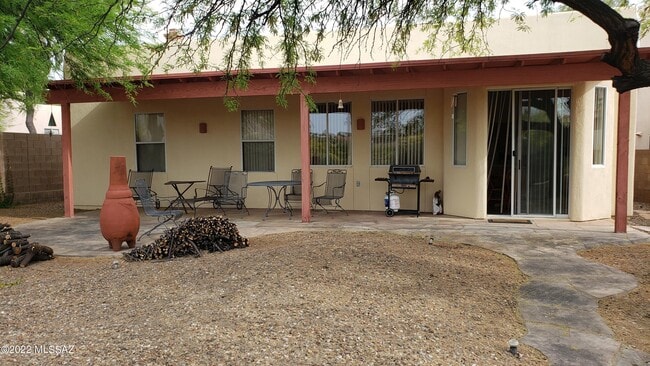 Building Photo - 6525 N Shadow Bluff Dr