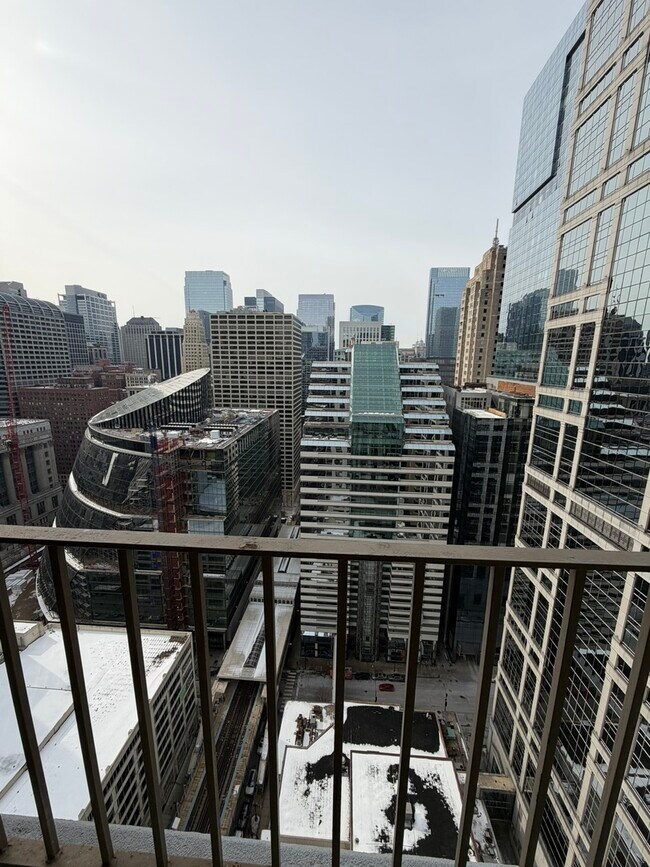 Building Photo - 200 N Dearborn St