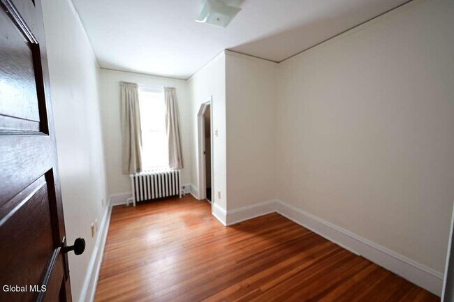 Building Photo - 11 Brayton St