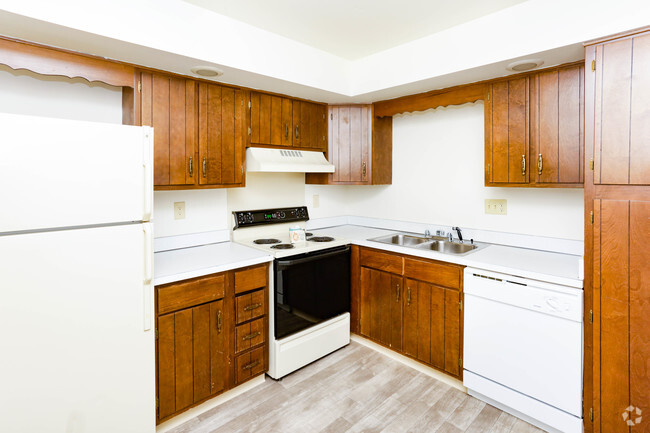 Standard Unit Kitchen - Mulberry Lane Apartments