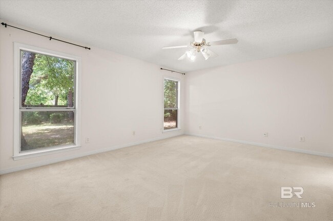 Building Photo - 7 Troyer Ct