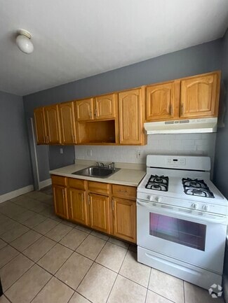 Building Photo - 130 W 47th St