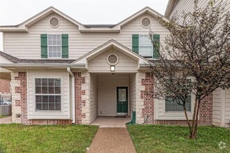 Building Photo - 3 Bedroom 3 Bath gated community in Baylor...