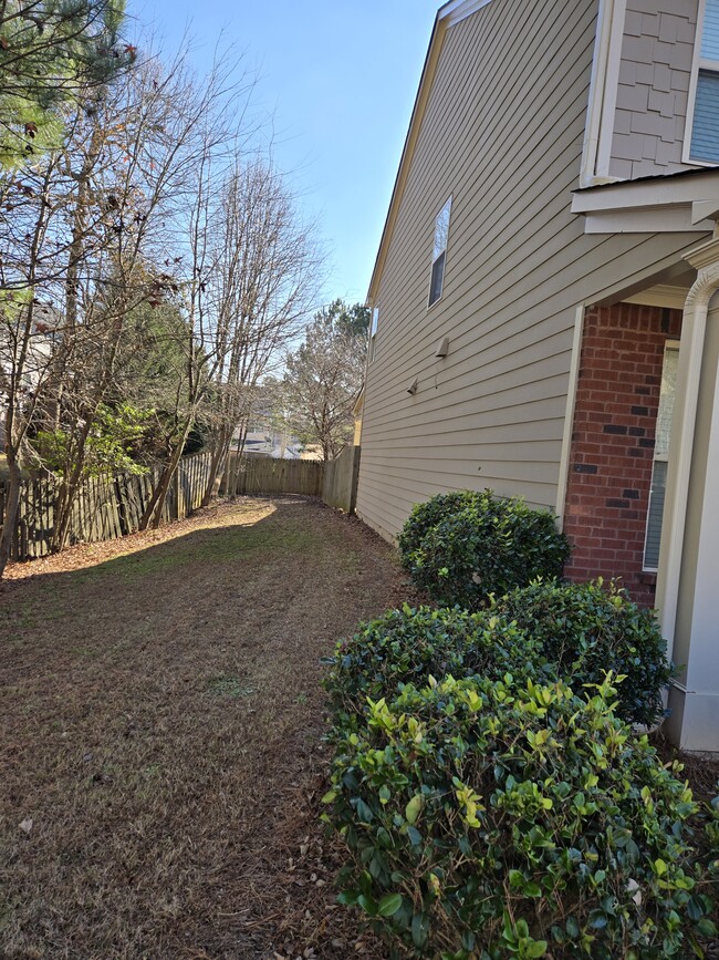 Building Photo - 1708 Scenic Pines Dr