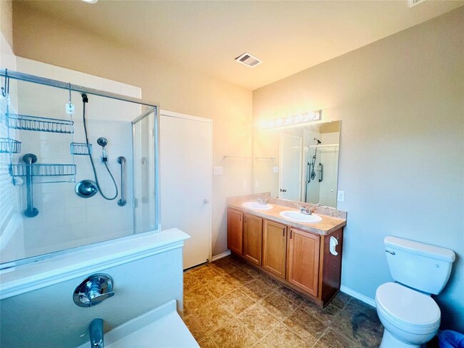 Building Photo - 15042 Silhouette Ridge Dr
