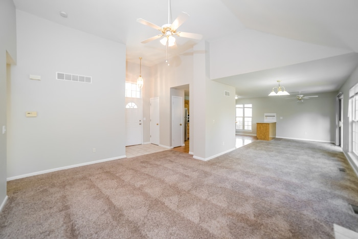Building Photo - 117 E Foxwood Dr