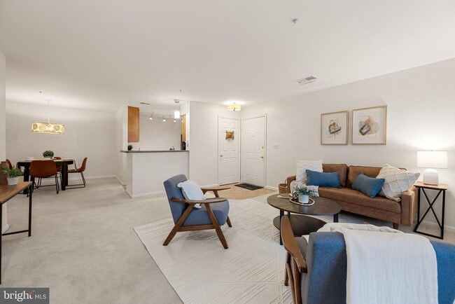 Building Photo - 6111 Wigmore Ln