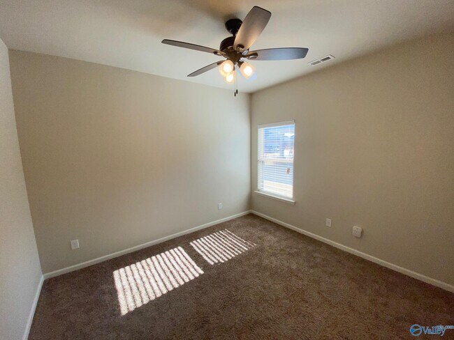 Building Photo - 609 Willow Crest Ln SW