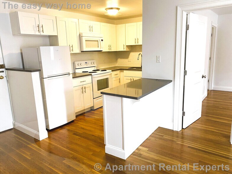 Building Photo - 134 Summer St