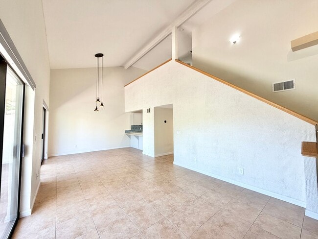 Building Photo - 112 Willow Lake Dr